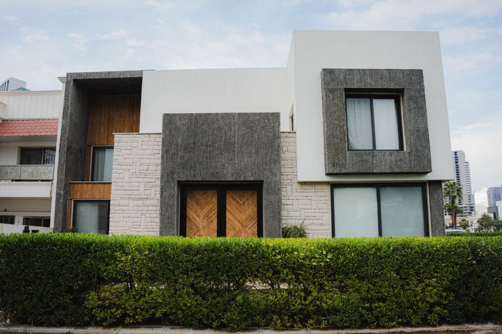 Stunning modern house exterior in Erbil, Iraq showcasing minimal design.